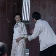 大女侠与小郎中 2013
