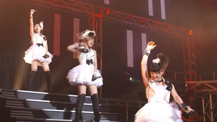 Buono! 演唱会现场高清