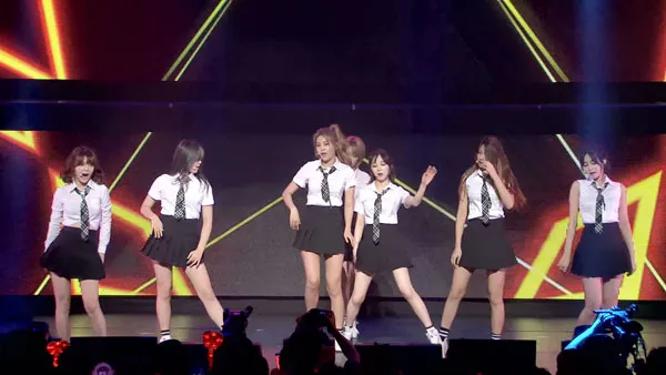 AOA Japan Concert Runway 2016