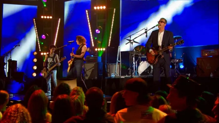 Shirley Manson Kings Of Leon live