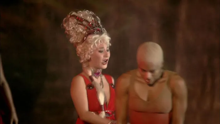 Sofia Essaïdi主演