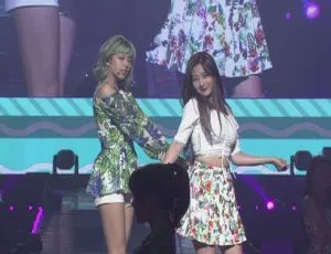 TWICE韩国演唱会TWICELAND ZONE 2：Fantasy Park 2019高清蓝光双碟版-蓝海网